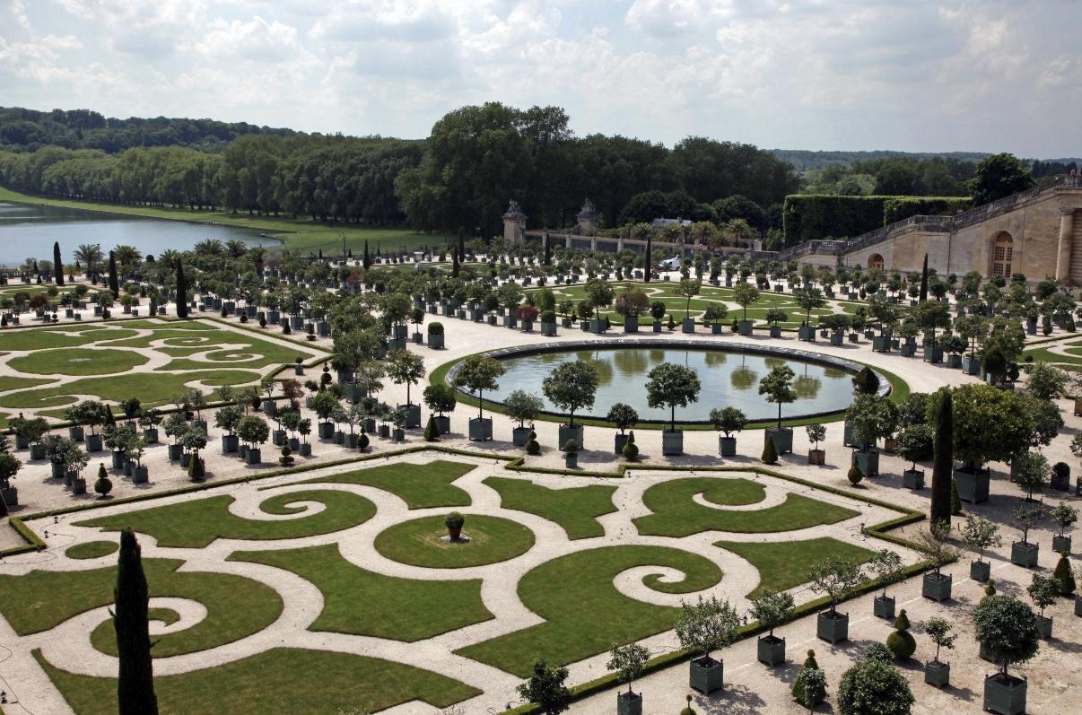 ✨ Versailles sous les projecteurs de la mode et de l’actualité ✨